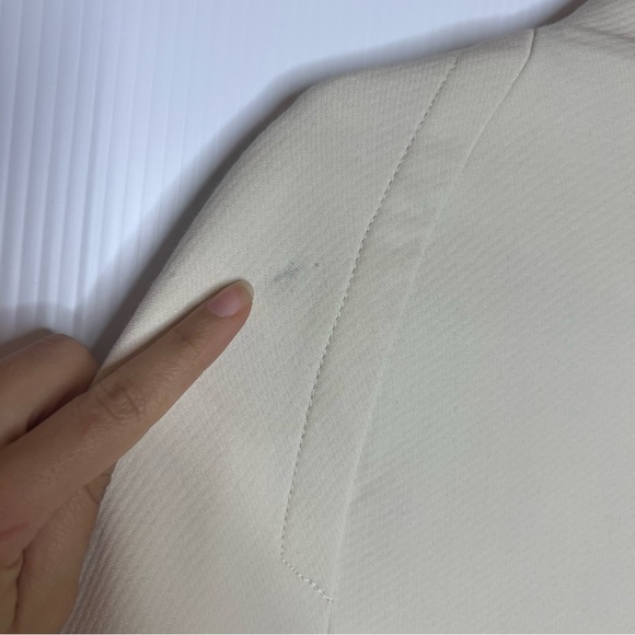 THEORY Christoris Pioneer Swing Coat in Cream. Size Medium - Picture 14 of 15